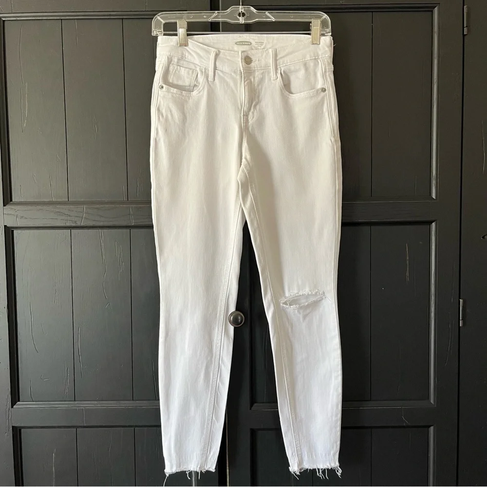 Old Navy White Rock Star Skinny Jeans. 0.